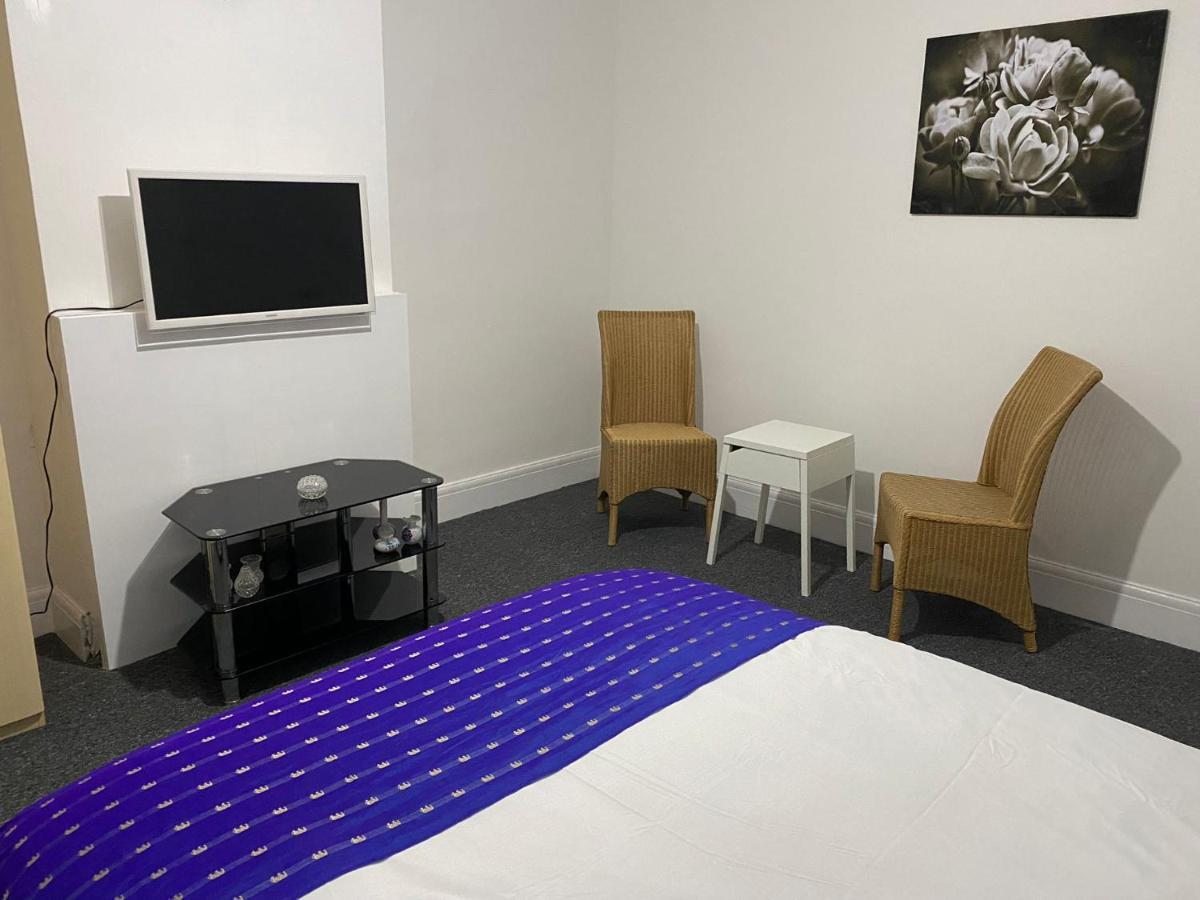 Sunrup Heathrow Apartman Feltham Kültér fotó