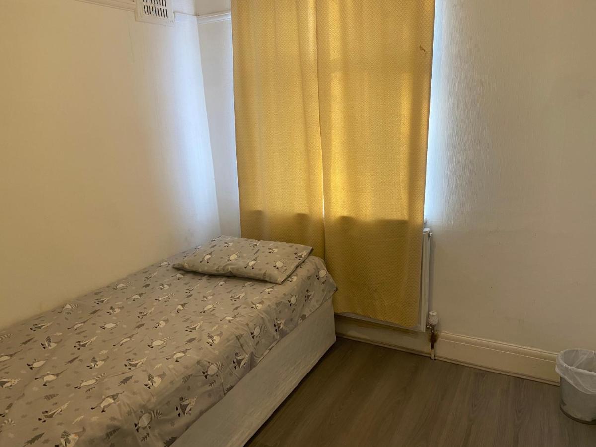 Sunrup Heathrow Apartman Feltham Kültér fotó